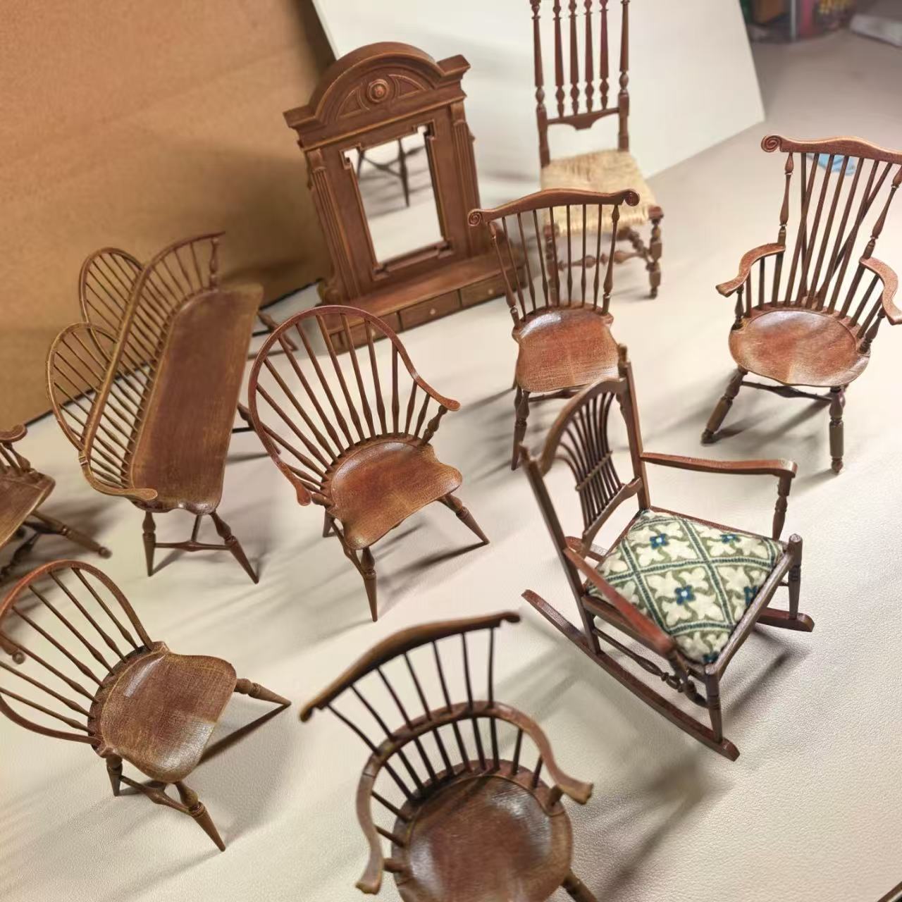 Набор винтажных стульев Виндзо – обзор и цена Dollhouse Furniture Set